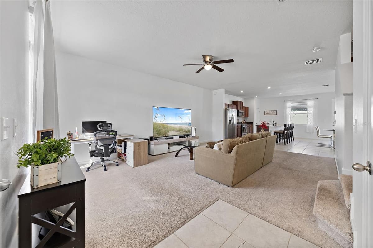 14929 PROMENADE PARKWAY — photo 3 of 34