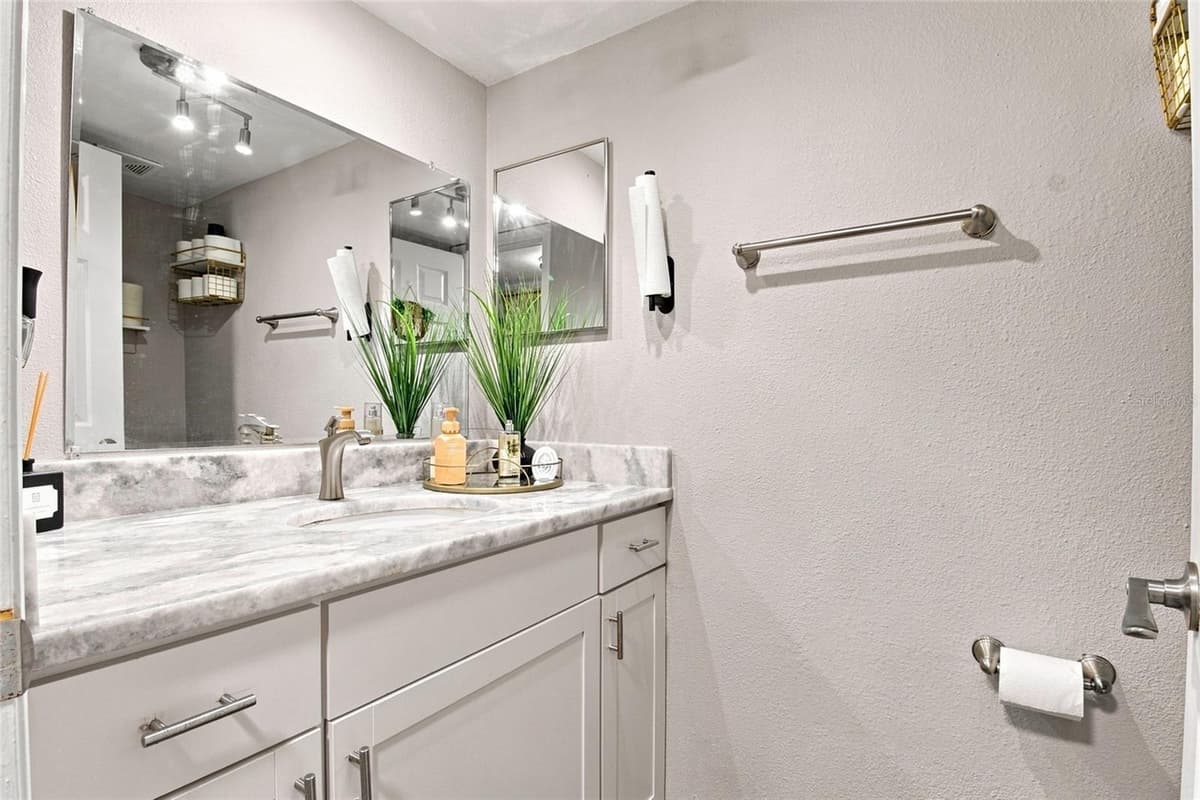 3039 ABBEY COURT — photo 10 of 28