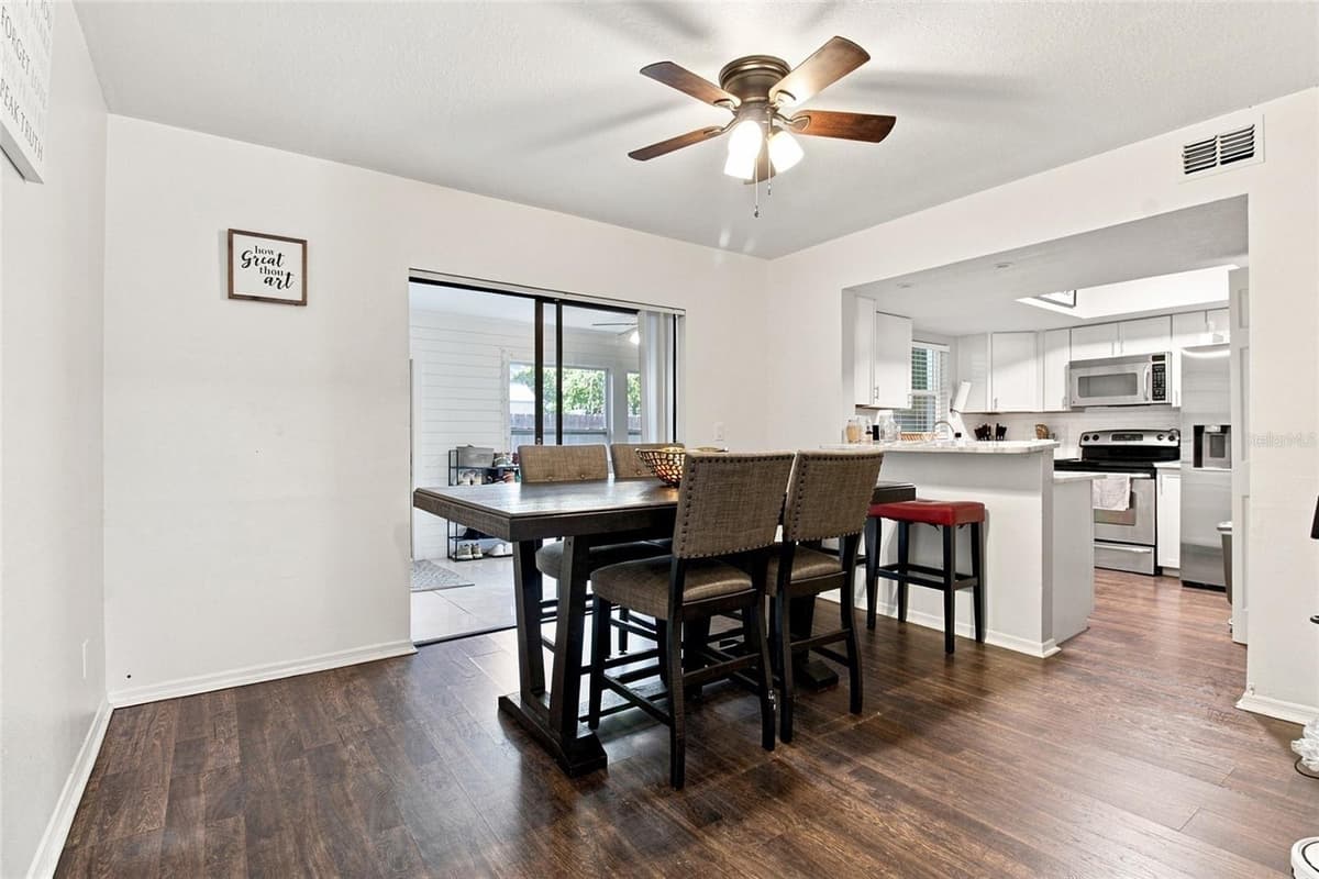 3039 ABBEY COURT — photo 4 of 28