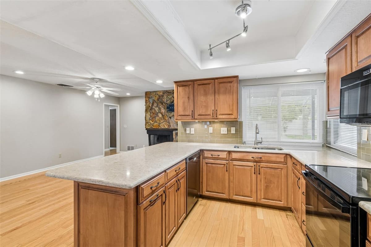 11798 DAVID COURT — photo 10 of 51
