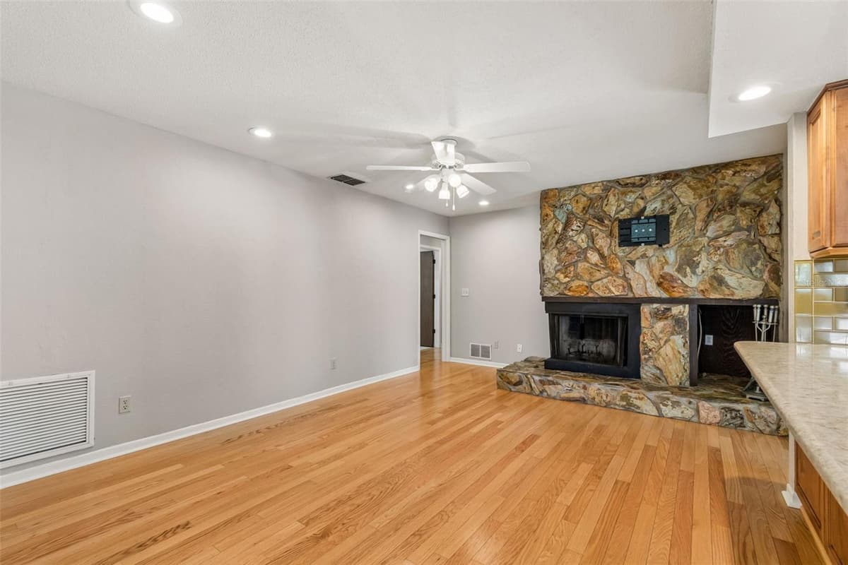 11798 DAVID COURT — photo 11 of 51