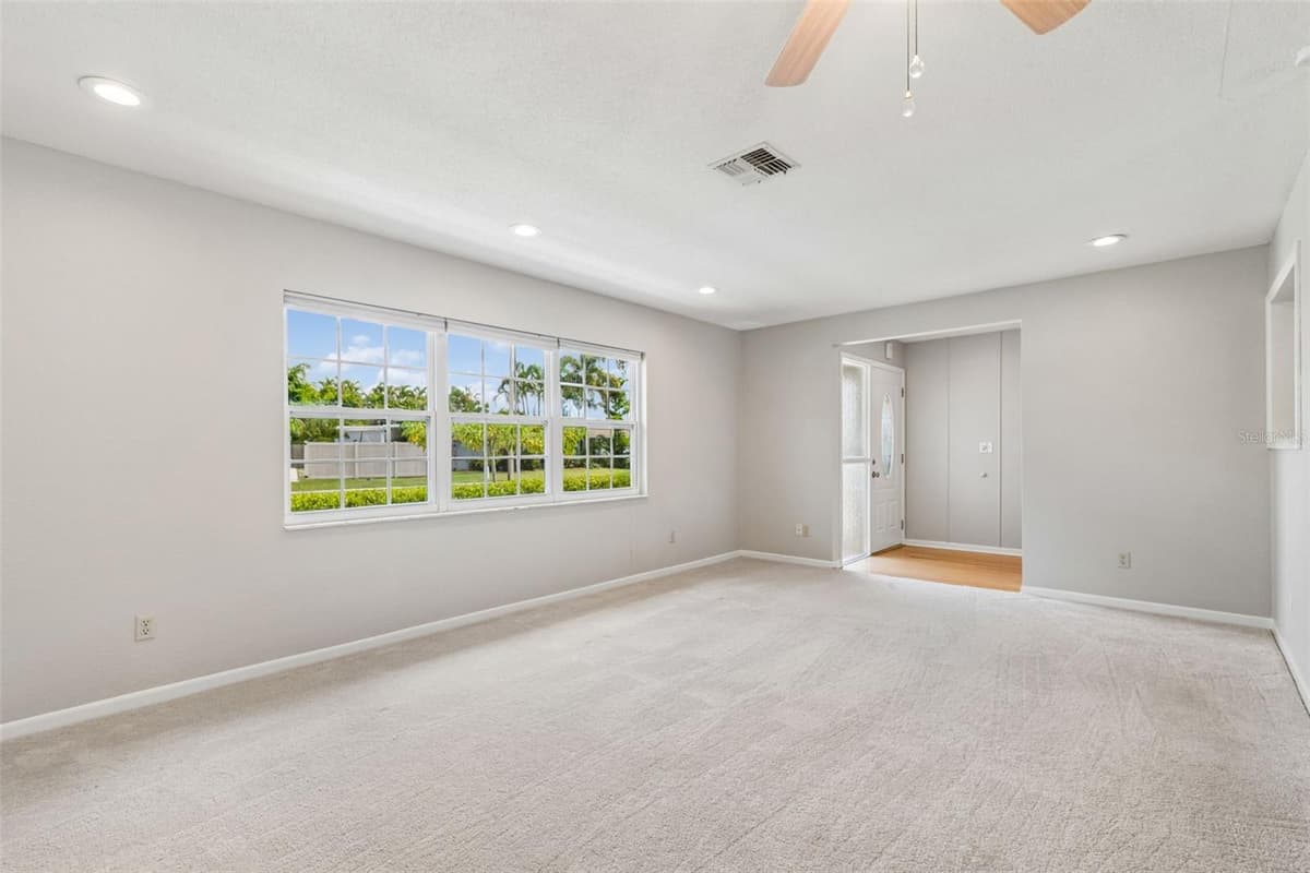 11798 DAVID COURT — photo 6 of 51
