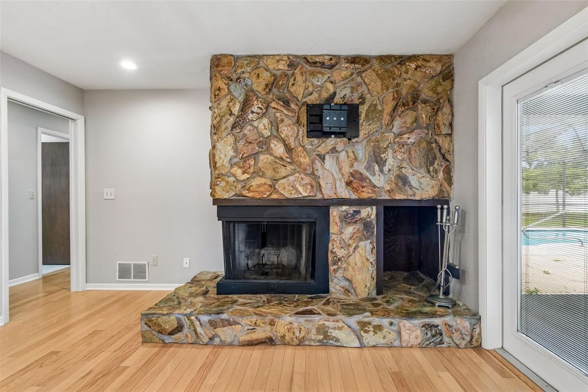 11798 DAVID COURT — photo 14 of 51