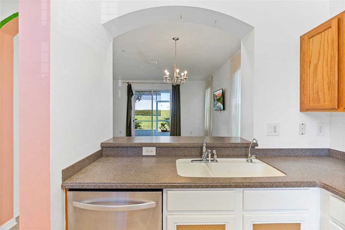 1170 GRANTHAM DRIVE — photo 12 of 41
