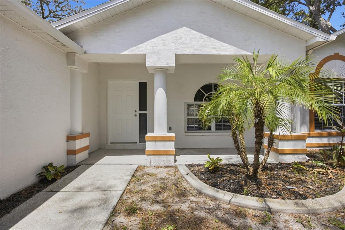 3191 DELTONA BOULEVARD — photo 2 of 36