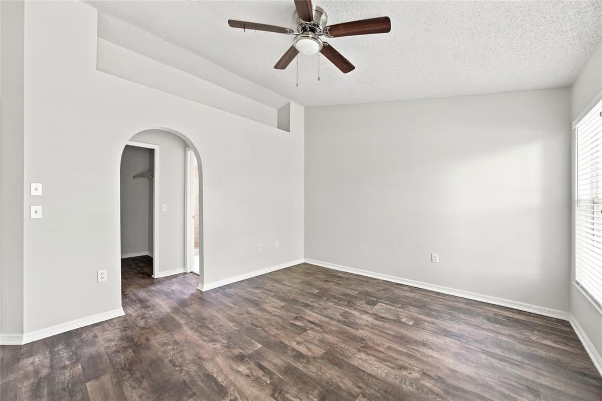 3191 DELTONA BOULEVARD — photo 15 of 36