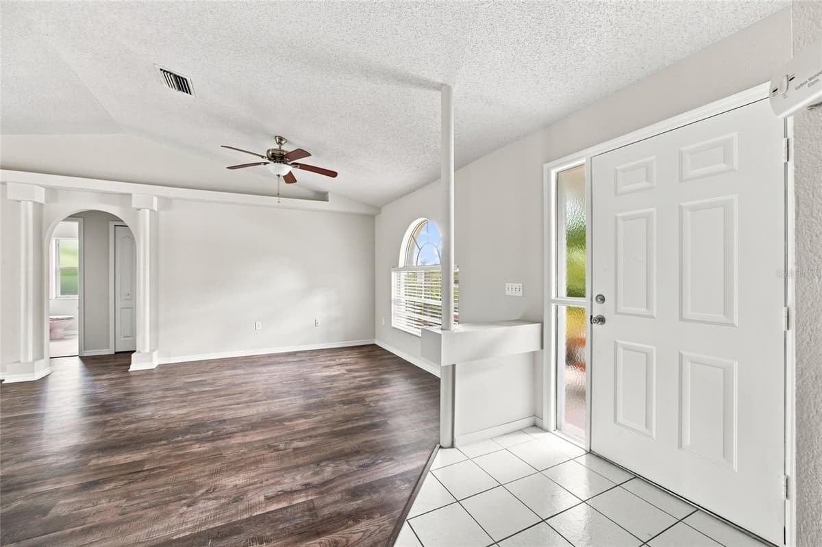 3191 DELTONA BOULEVARD — photo 3 of 36