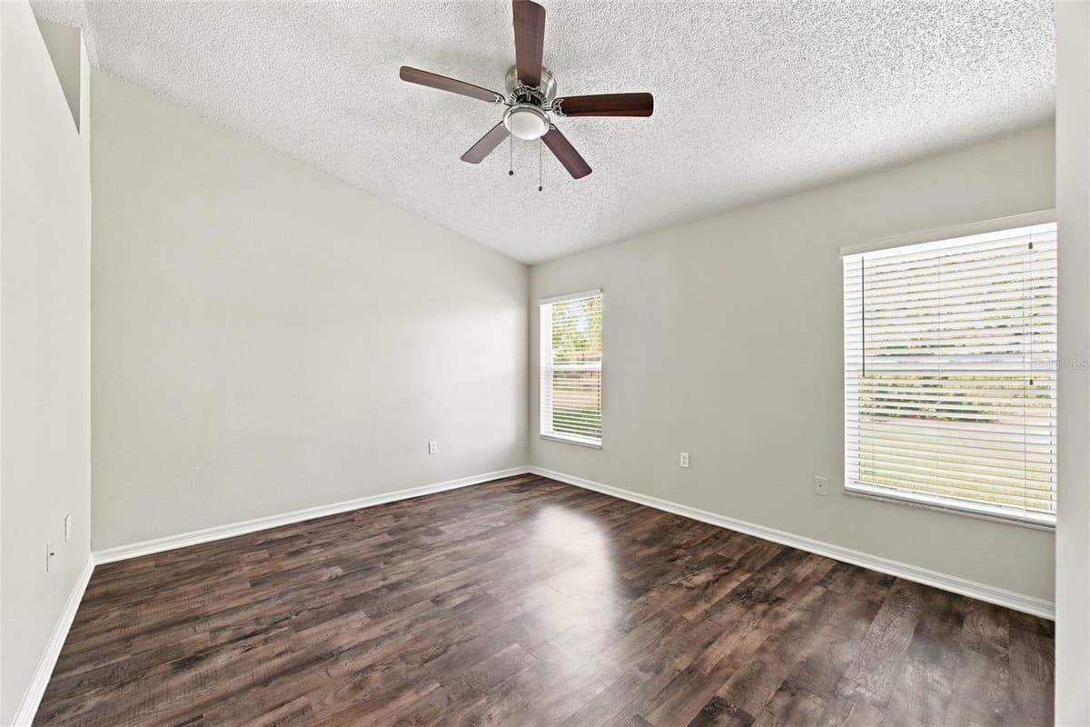 3191 DELTONA BOULEVARD — photo 13 of 36