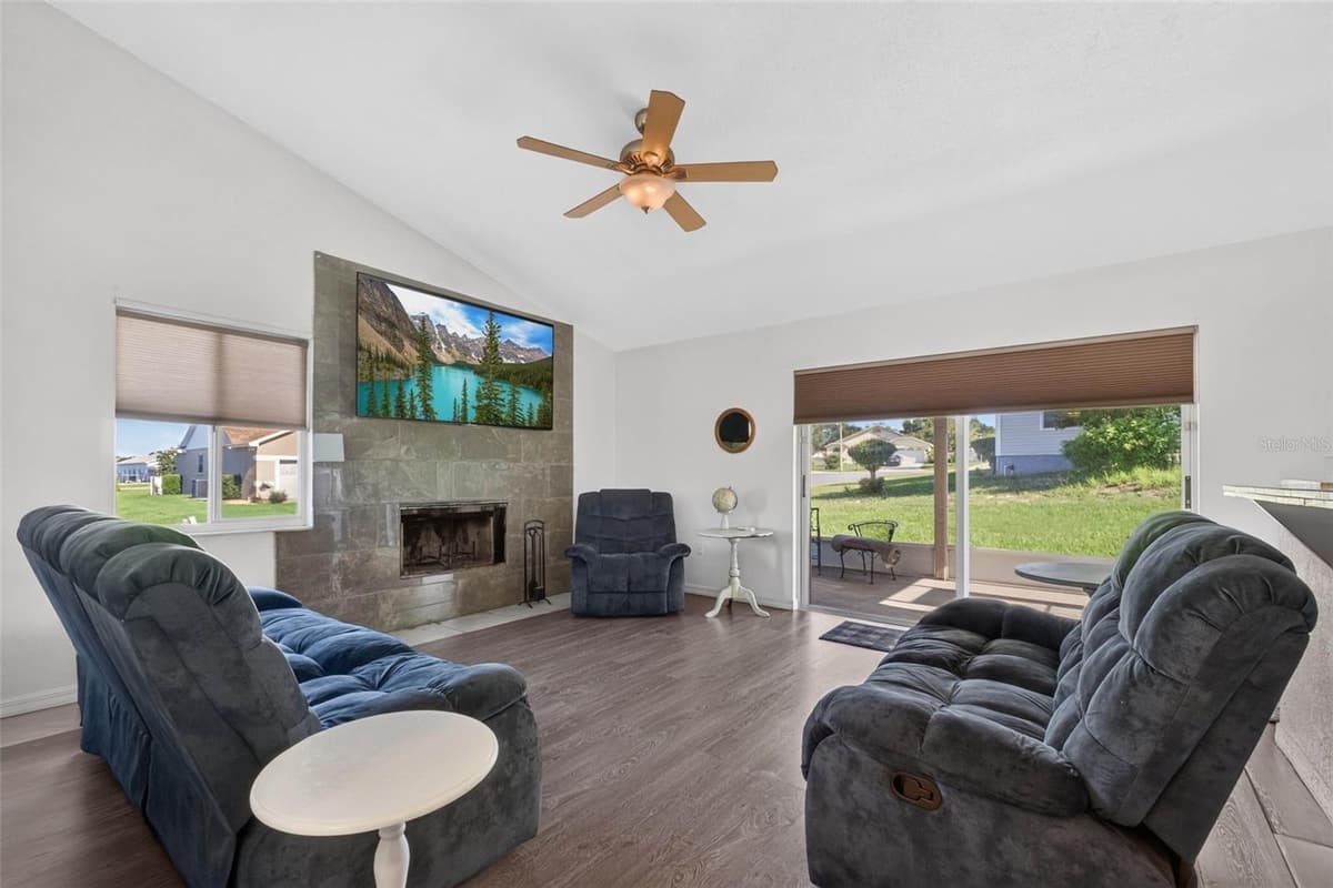 722 HUNT DRIVE — photo 19 of 59