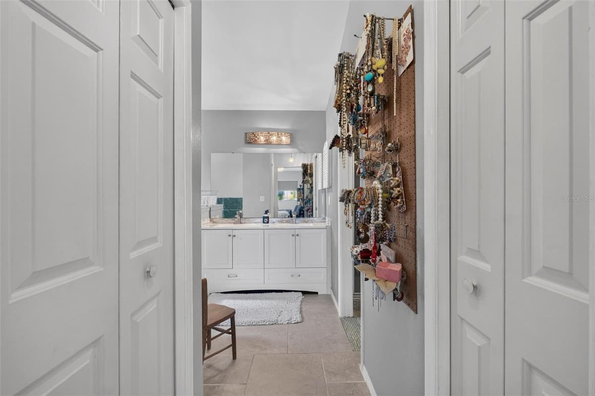 722 HUNT DRIVE — photo 27 of 59