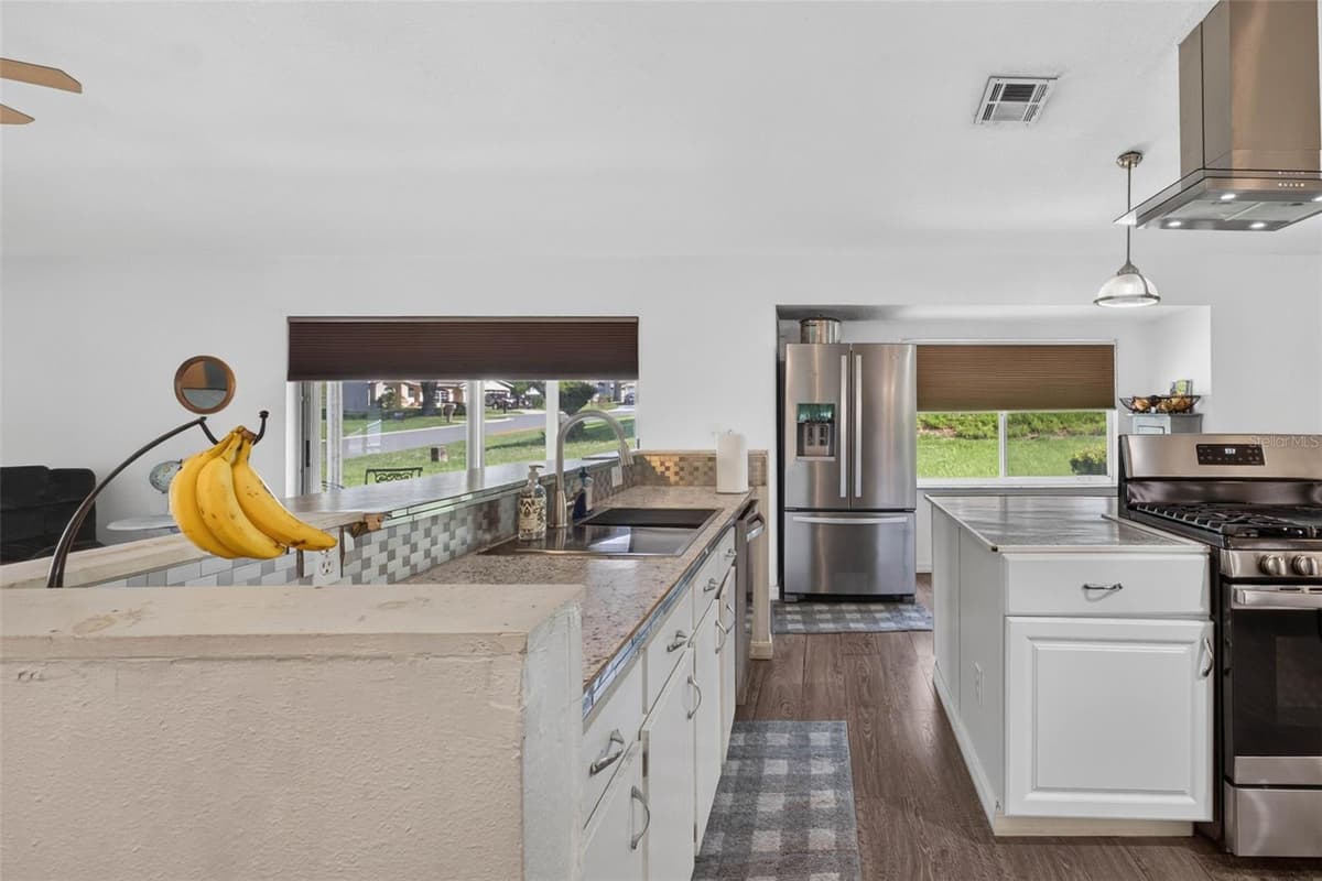 722 HUNT DRIVE — photo 17 of 59