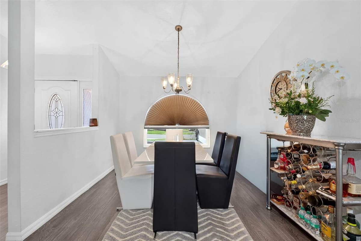 722 HUNT DRIVE — photo 10 of 59