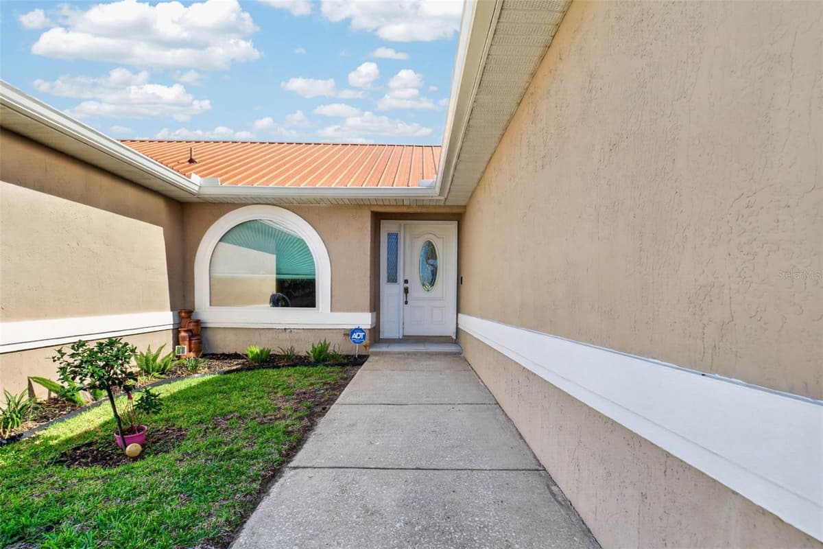 722 HUNT DRIVE — photo 3 of 59