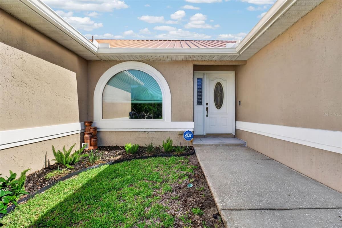 722 HUNT DRIVE — photo 4 of 59