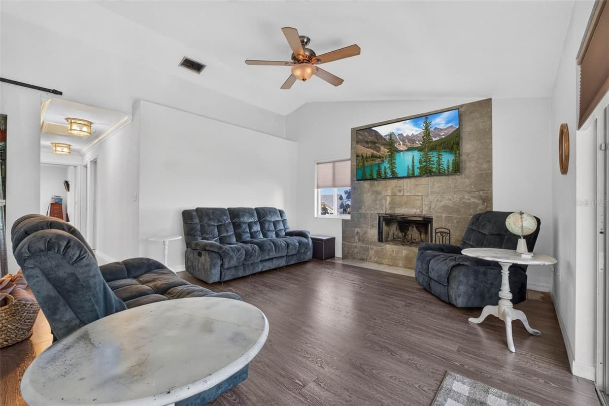 722 HUNT DRIVE — photo 20 of 59