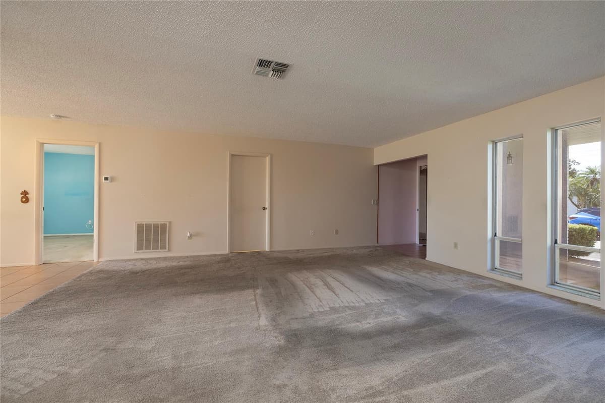 6355 102ND TERRACE — photo 6 of 36