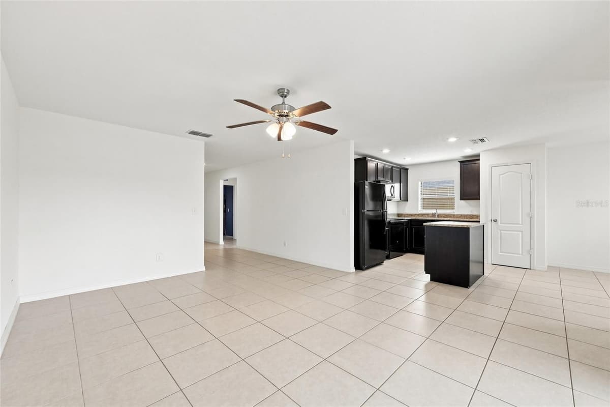 2166 MANDARIN LOOP — photo 11 of 25