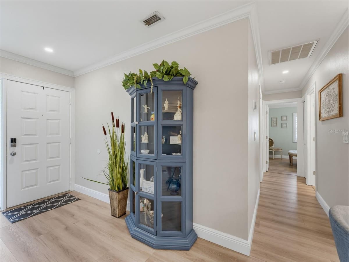 1372 CARLISLE COURT — photo 6 of 80