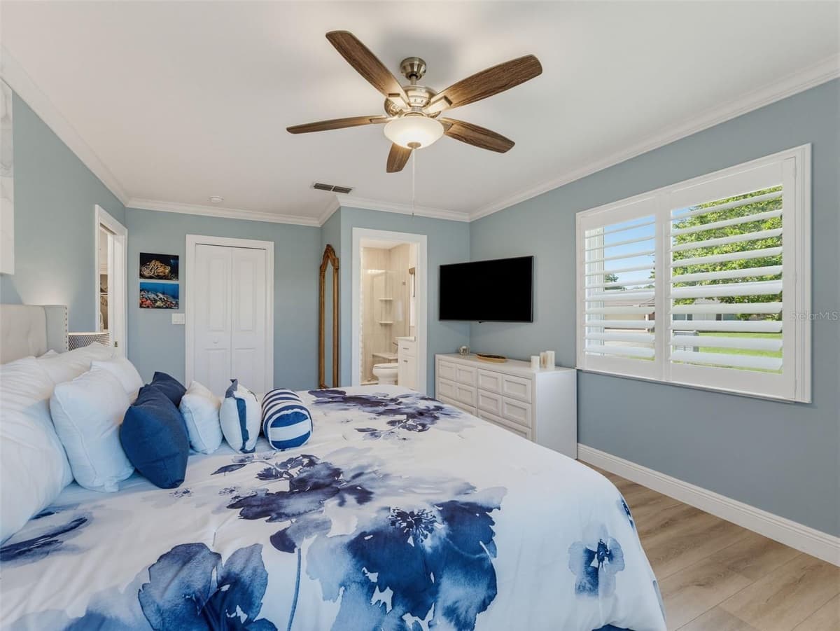 1372 CARLISLE COURT — photo 36 of 80