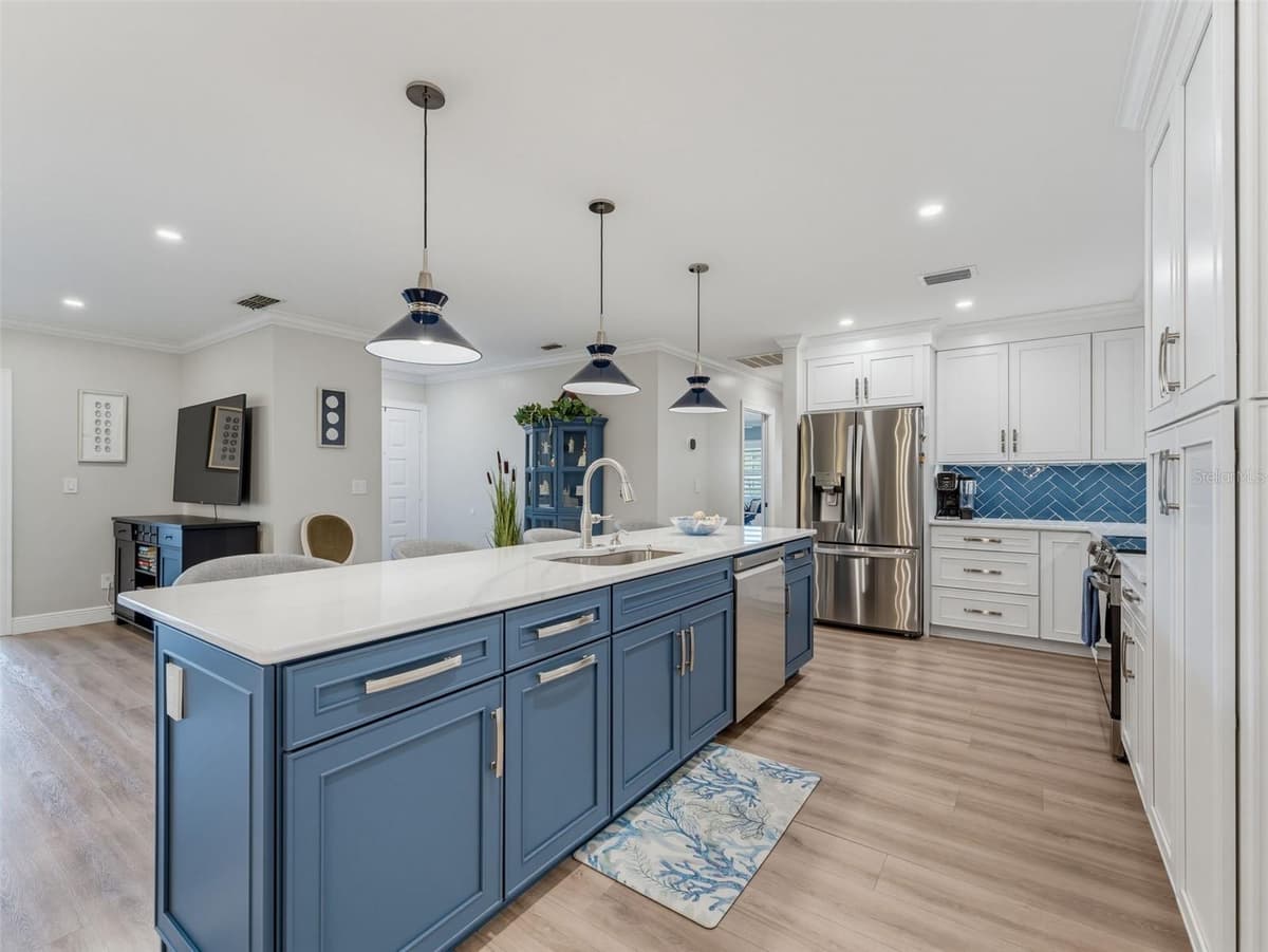 1372 CARLISLE COURT — photo 10 of 80