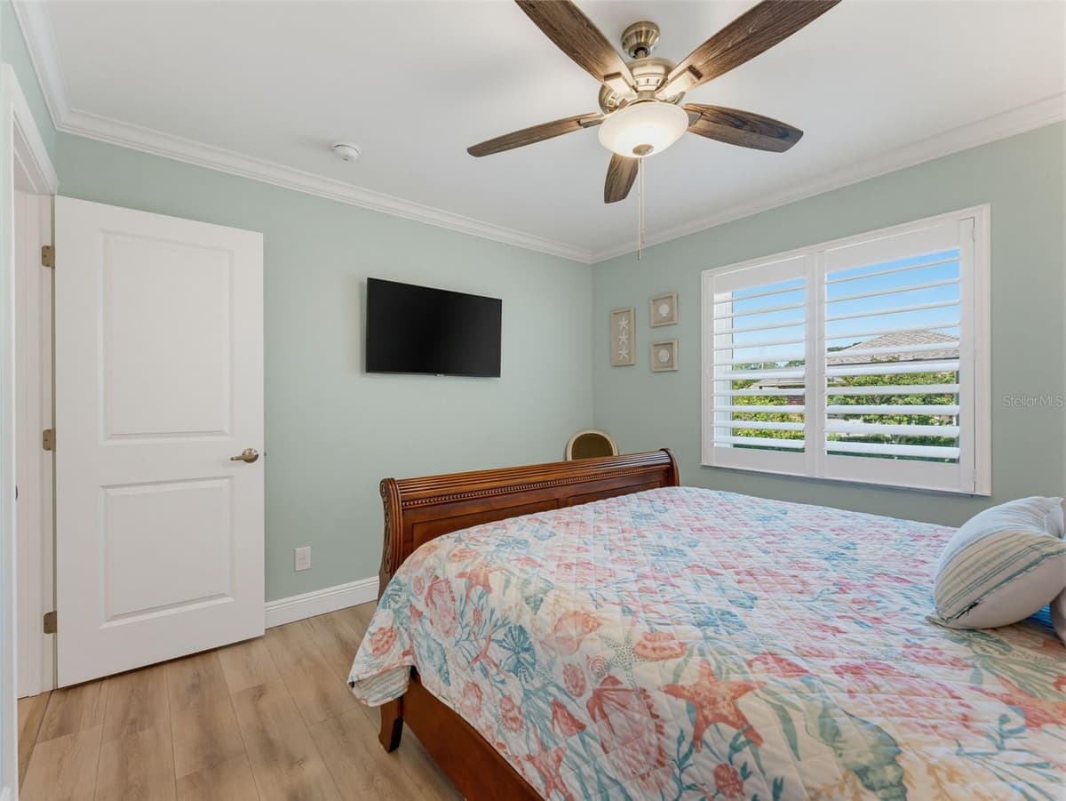 1372 CARLISLE COURT — photo 41 of 80