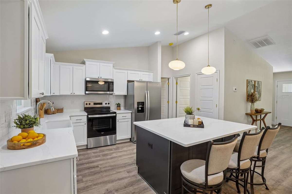 10115 ATHENIA DRIVE — photo 15 of 55