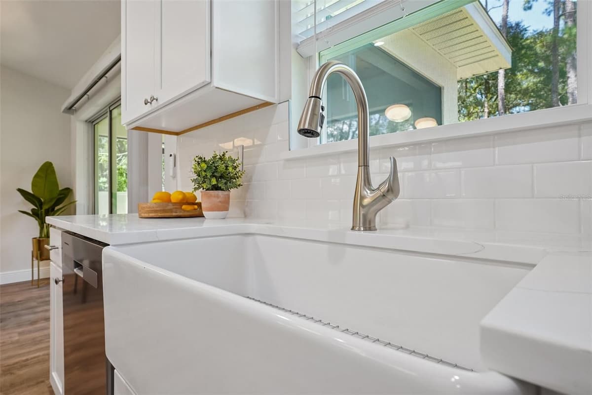 10115 ATHENIA DRIVE — photo 18 of 55
