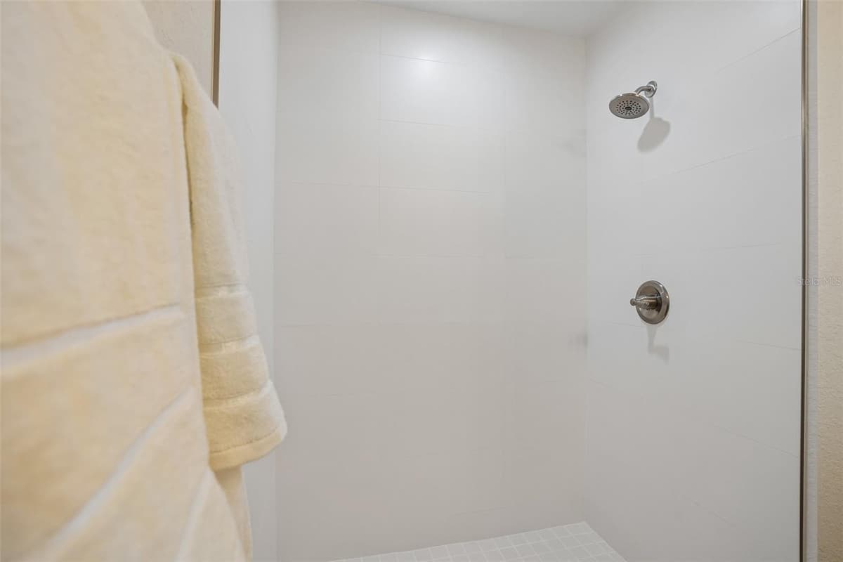 10115 ATHENIA DRIVE — photo 23 of 55