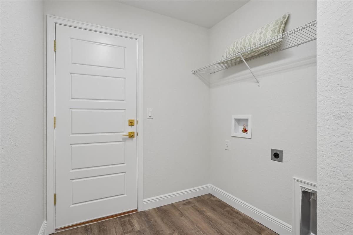 10115 ATHENIA DRIVE — photo 31 of 55
