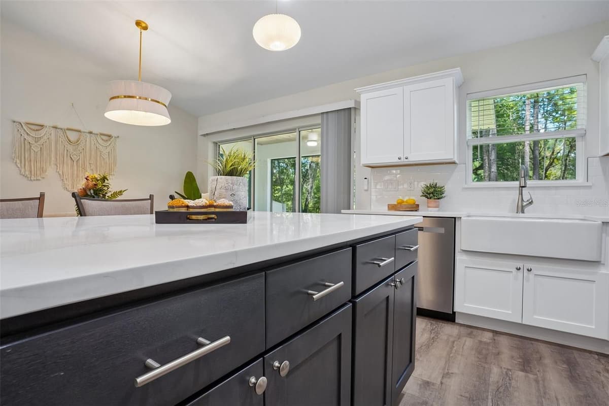 10115 ATHENIA DRIVE — photo 17 of 55