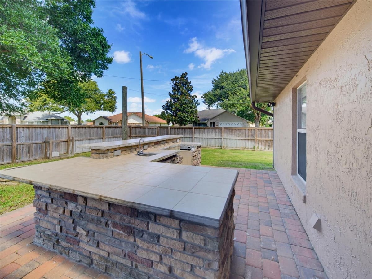 5719 SWEETHEART COURT — photo 9 of 49