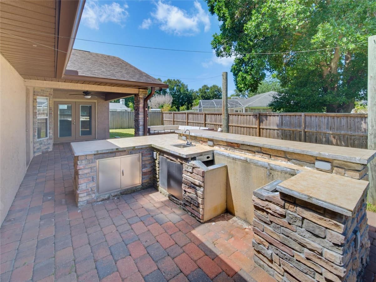 5719 SWEETHEART COURT — photo 11 of 49