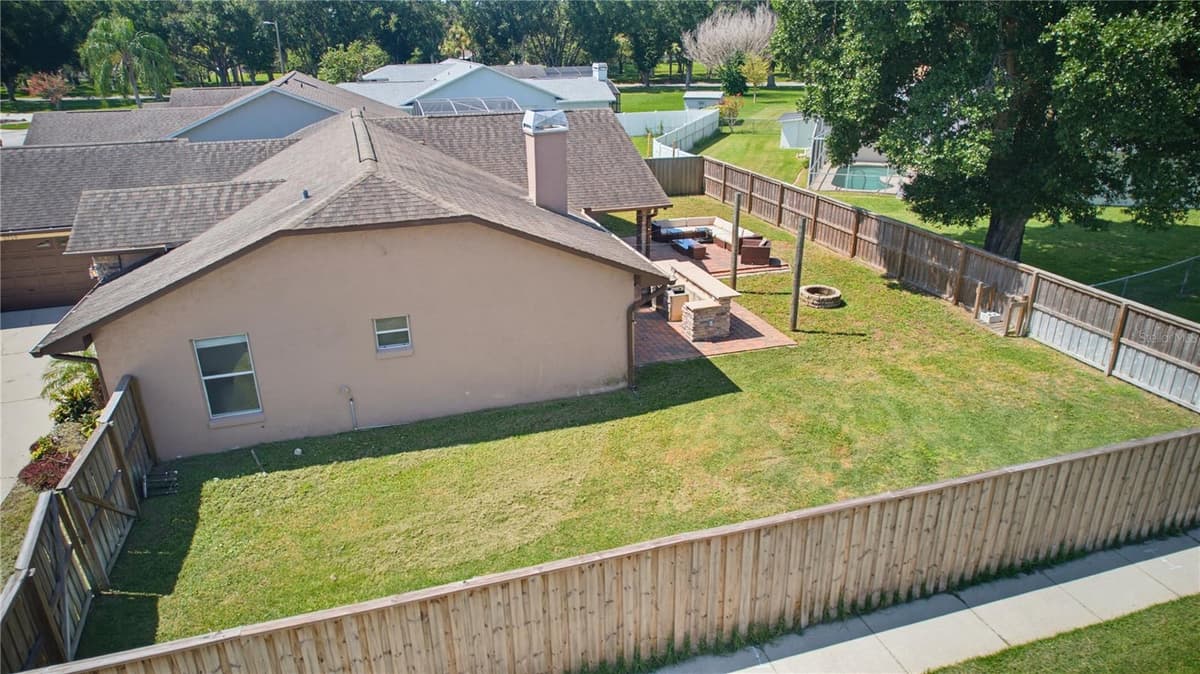 5719 SWEETHEART COURT — photo 7 of 49