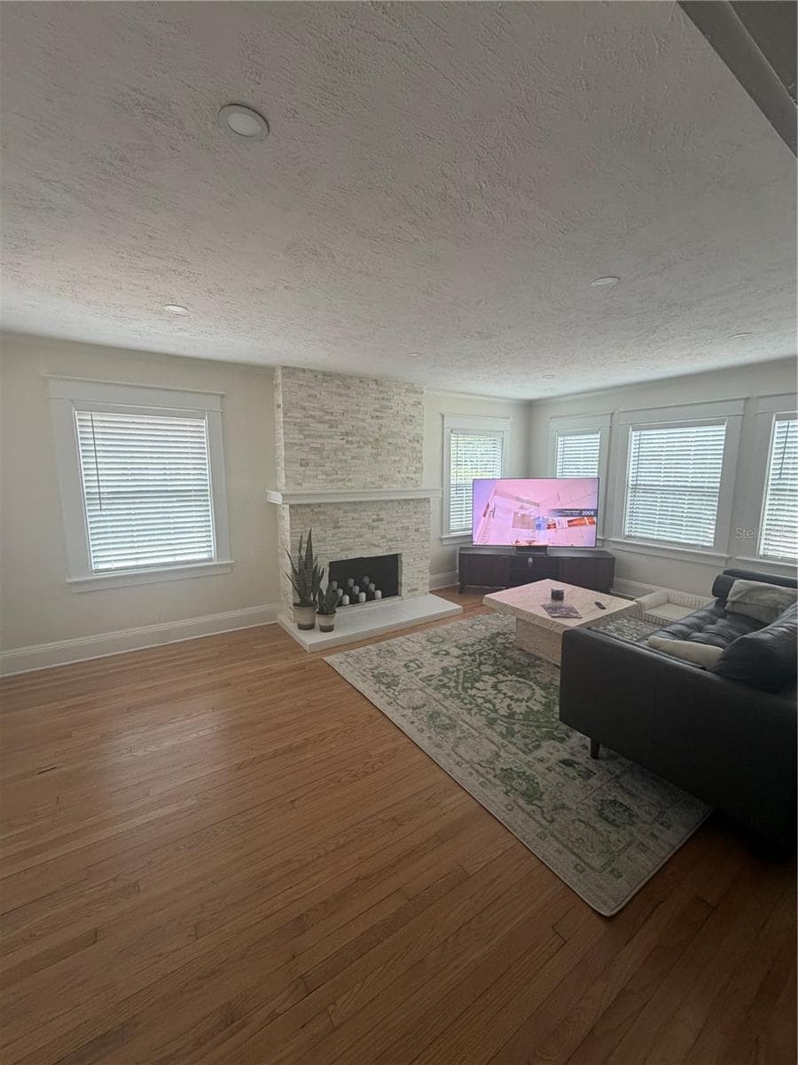 1409 SUNSET DRIVE — photo 9 of 33