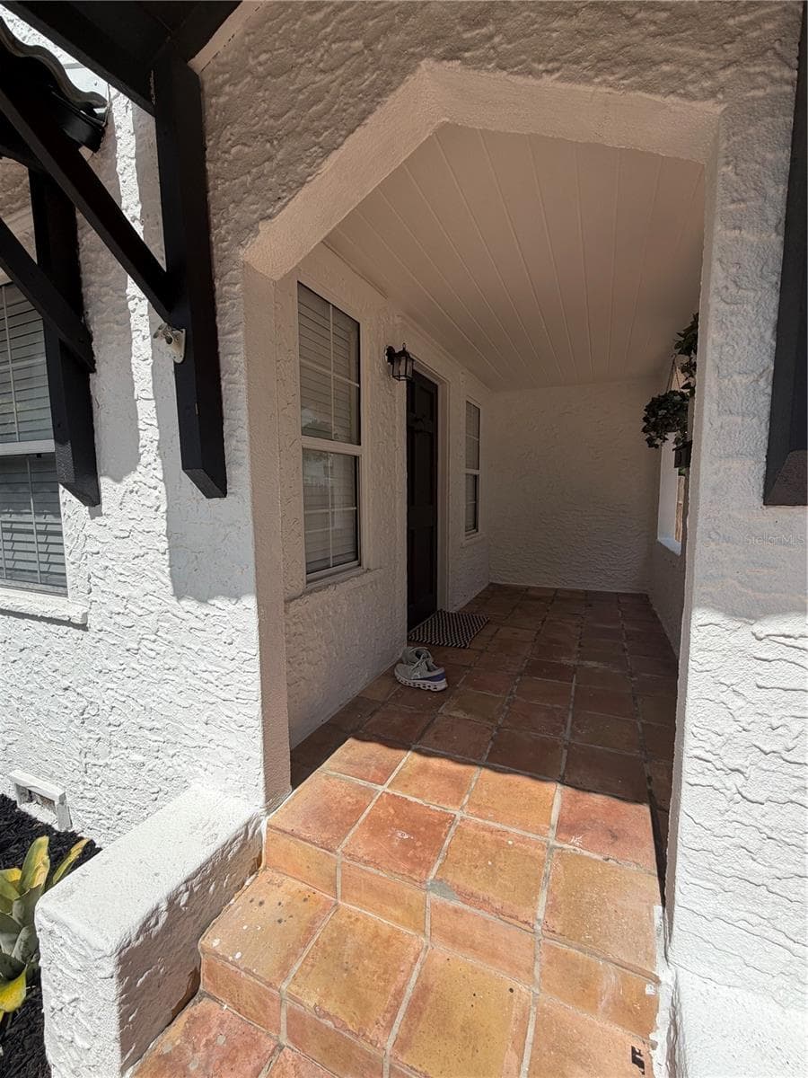 1409 SUNSET DRIVE — photo 5 of 33