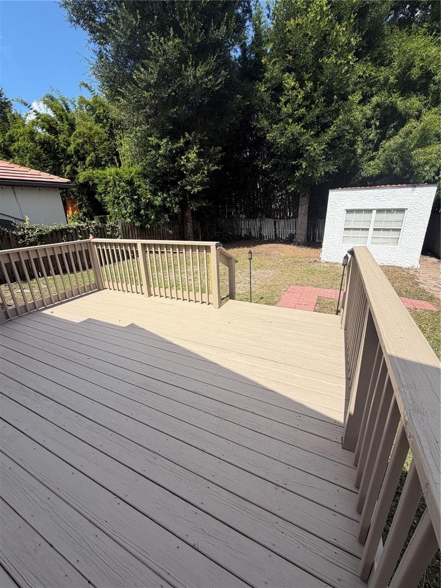 1409 SUNSET DRIVE — photo 24 of 33