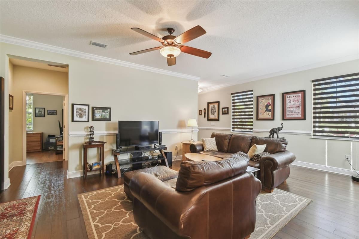 11329 RAVINIA PARK BOULEVARD — photo 7 of 60
