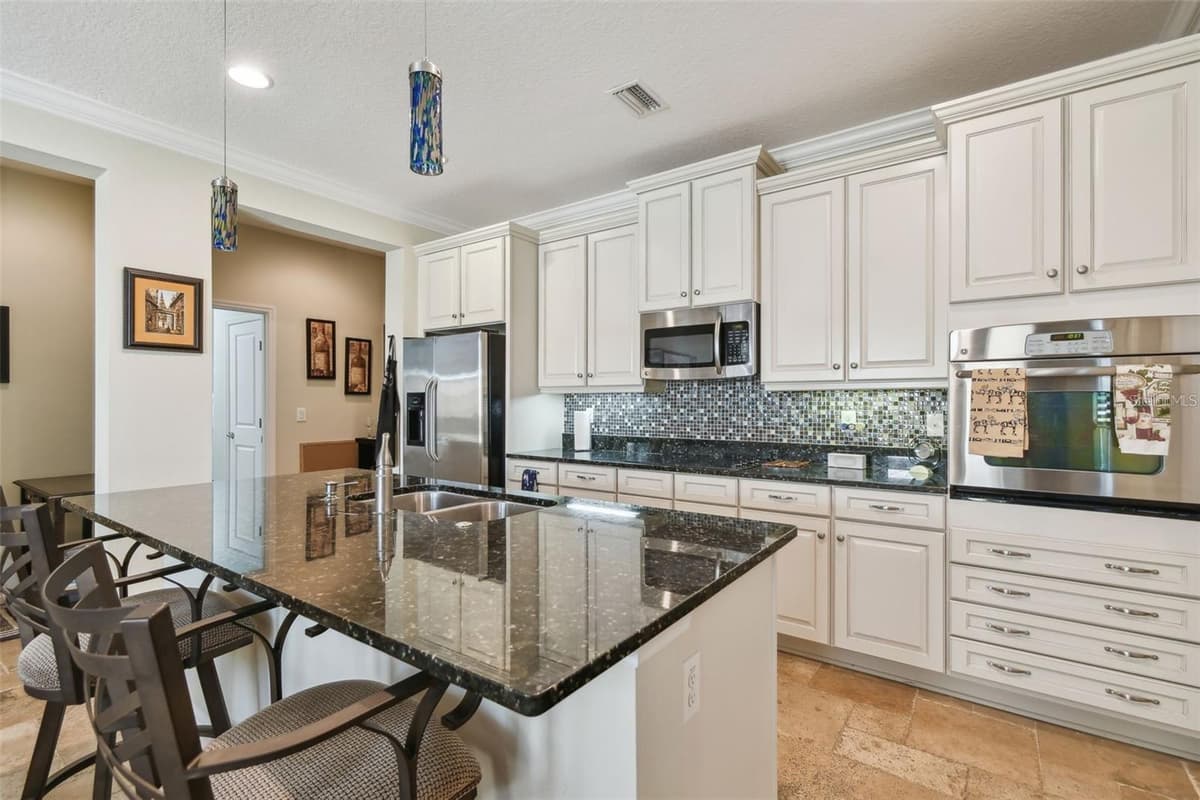 11329 RAVINIA PARK BOULEVARD — photo 11 of 60