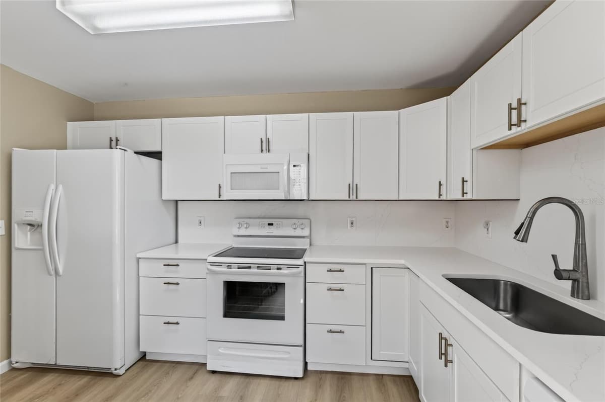 4224 SNOWDON STREET — photo 12 of 42