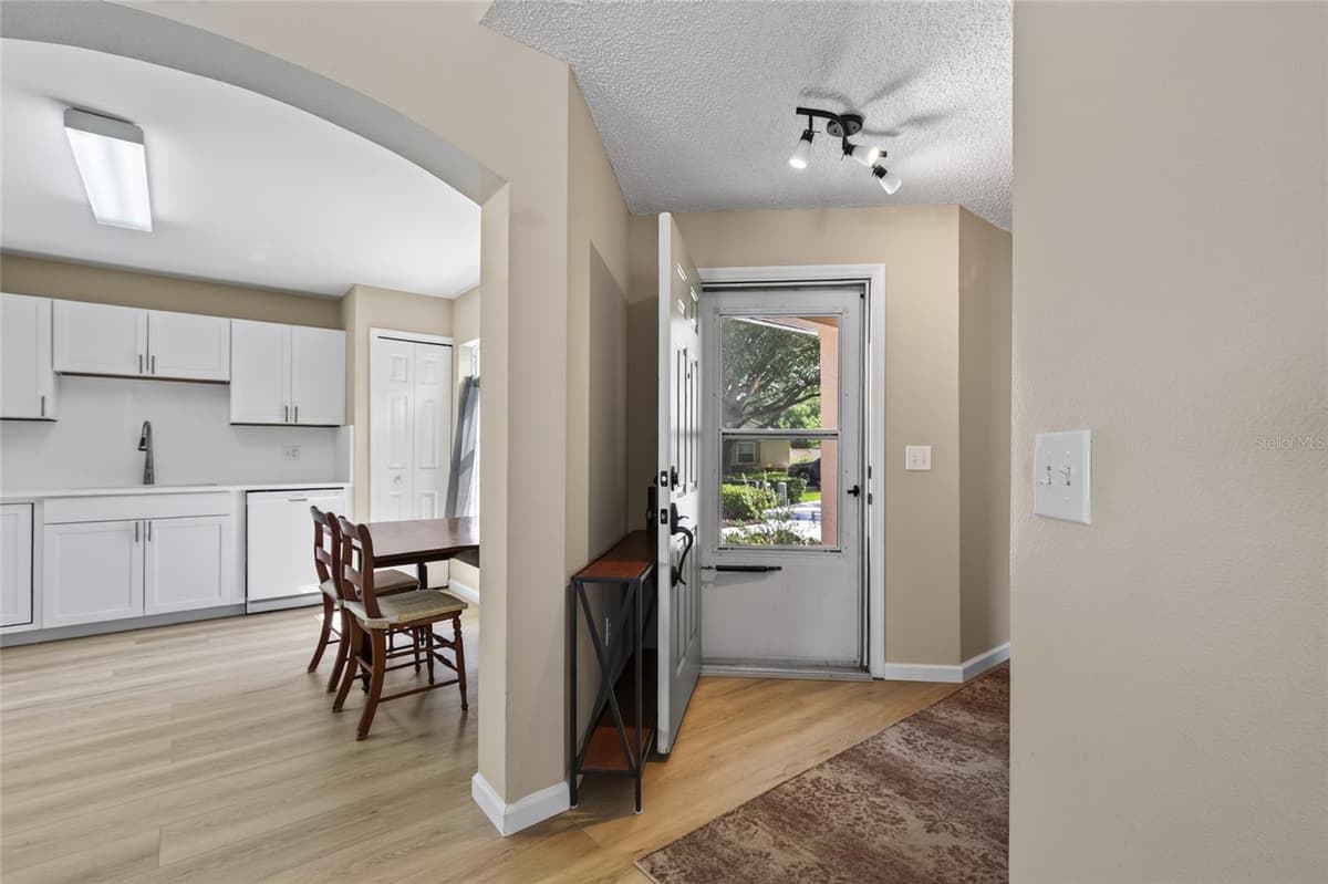 4224 SNOWDON STREET — photo 6 of 42