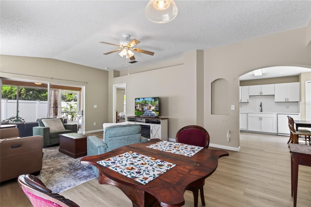 4224 SNOWDON STREET — photo 8 of 42