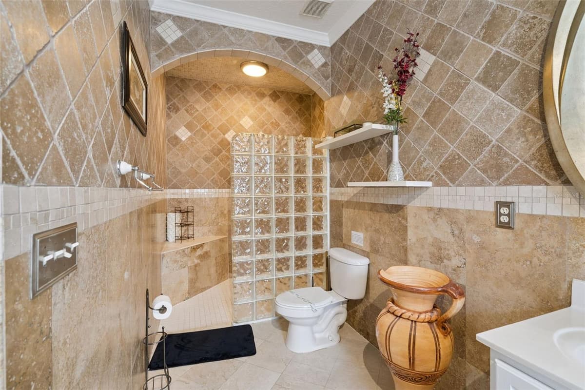 536 GLENEAGLES DR — photo 12 of 32