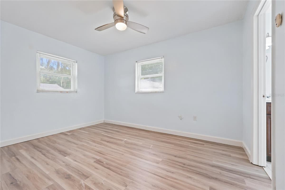 14004 158TH AVENUE — photo 14 of 27