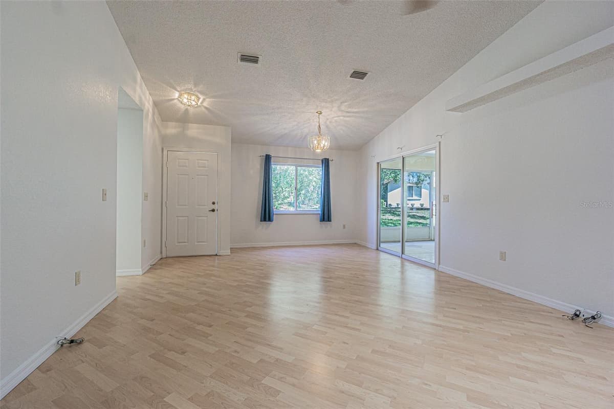 8157 STURBRIDGE COURT — photo 6 of 20