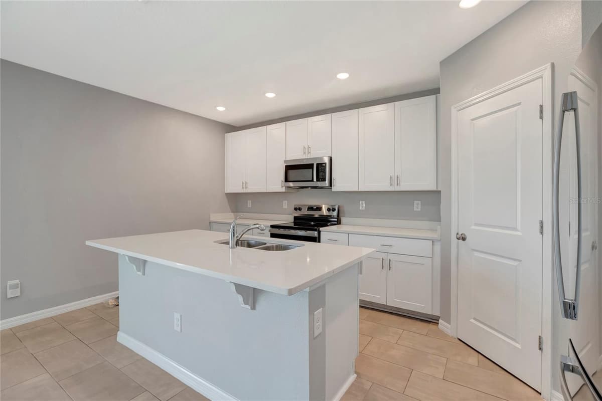 38689 HARLOW ROSE DRIVE — photo 11 of 49
