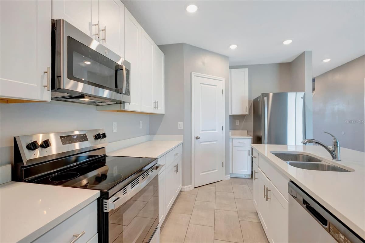 38689 HARLOW ROSE DRIVE — photo 15 of 49