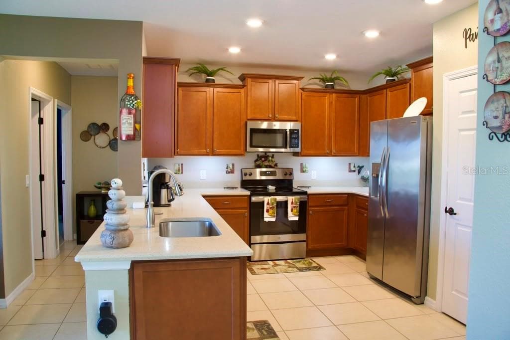 411 BLUE LAKE CIRCLE — photo 9 of 25