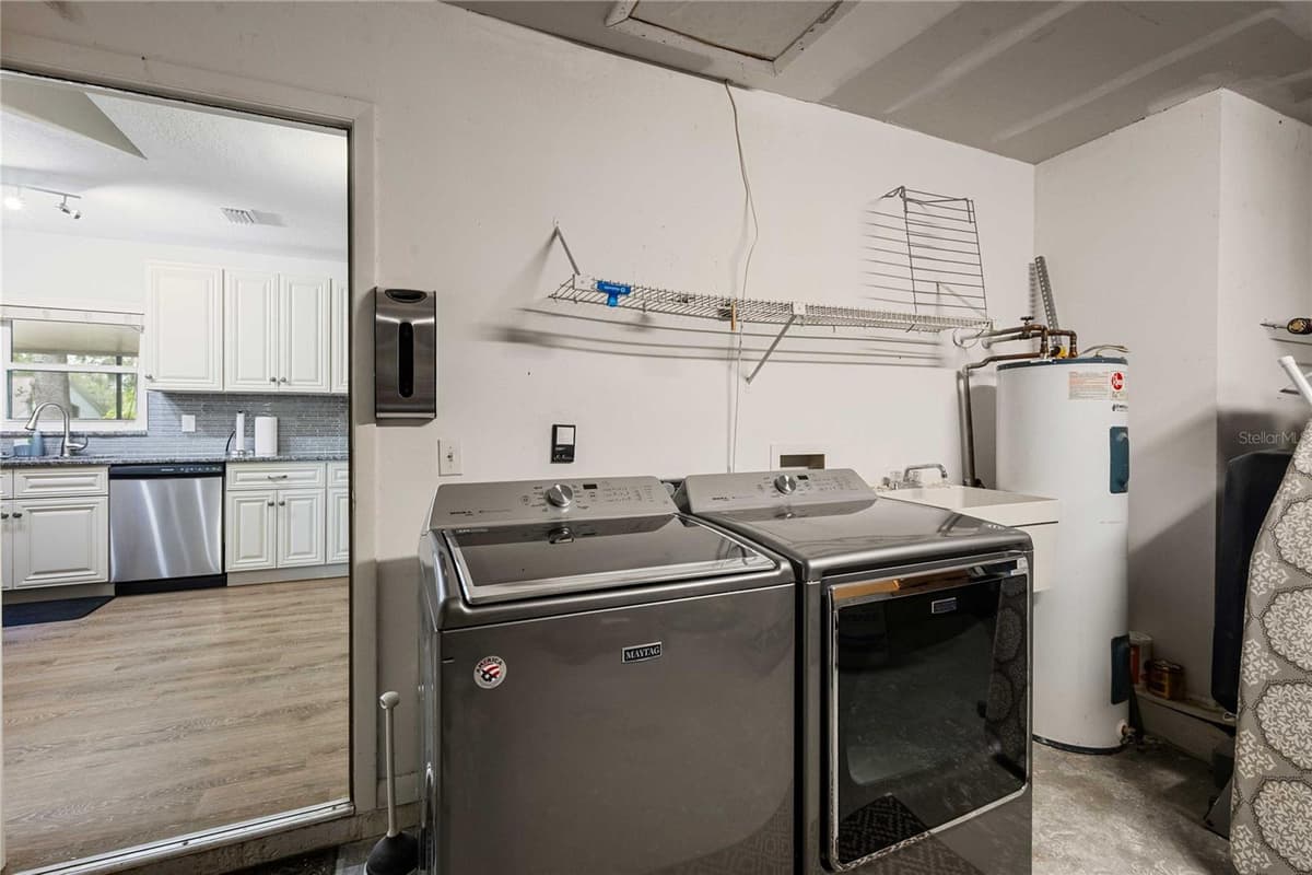 2423 FORREST CREST CIR — photo 35 of 45