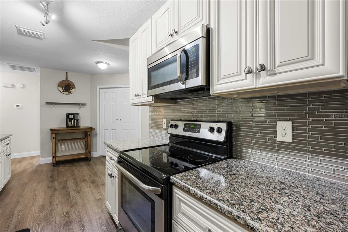 2423 FORREST CREST CIR — photo 4 of 45