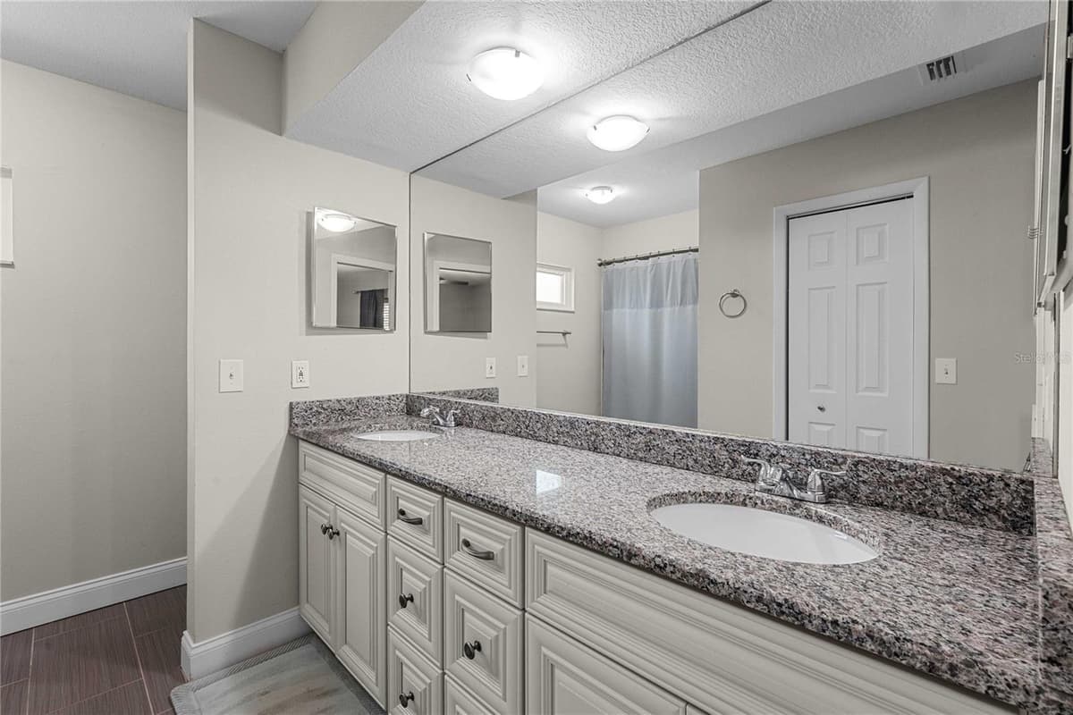 2423 FORREST CREST CIR — photo 6 of 45